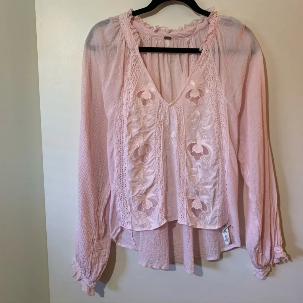 - Free People Silvan Embroidered Light Pink Floral Pullover Blouse Size